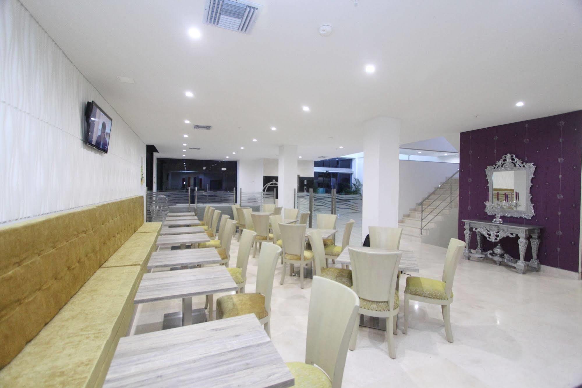 Hotel Oxford Barranquilla Екстер'єр фото